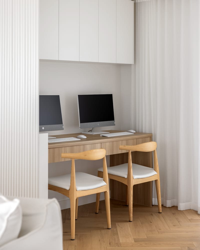Built-in oak home office desk and cabinetry, Surfers Paradise
