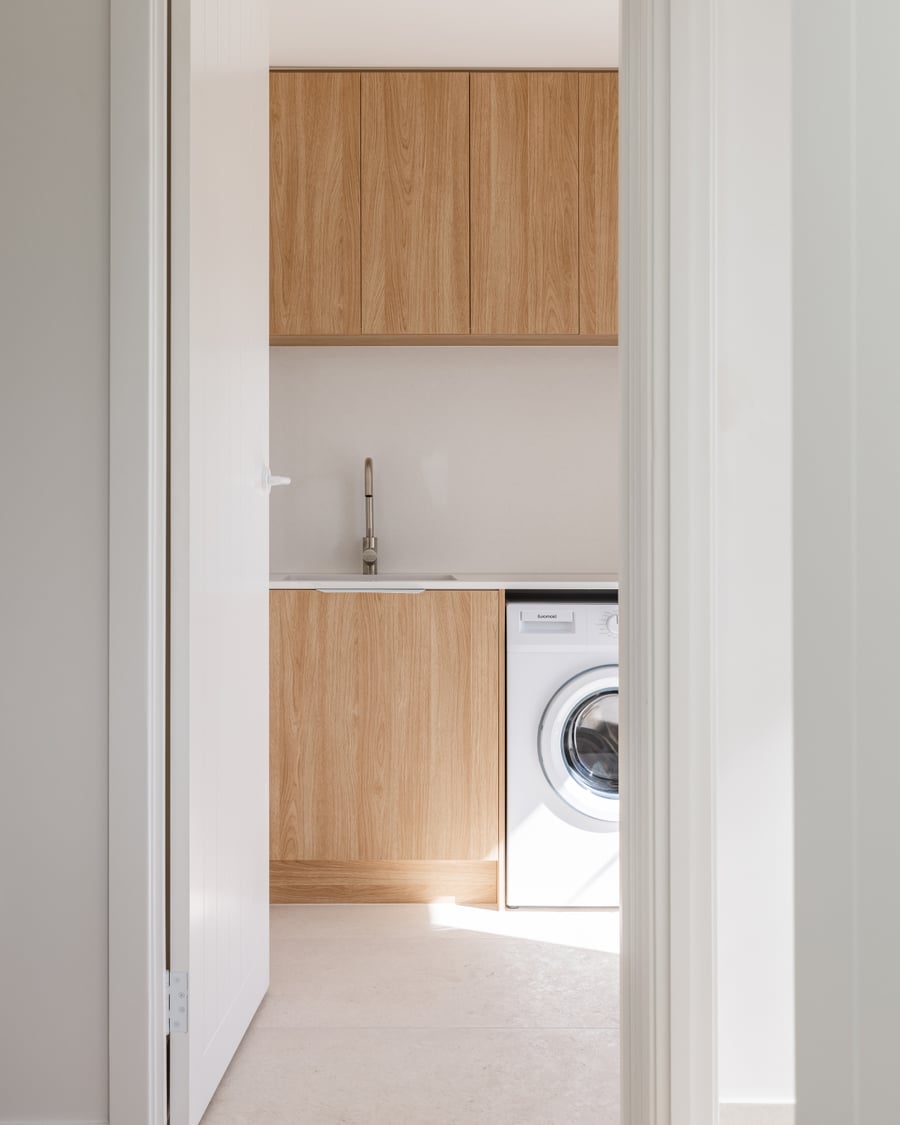Oak Laundry & Garden Door, Paradise Point